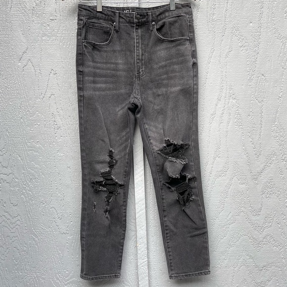 No Boundaries Denim - Black Distressed Highrise Mom Jeans Size 11